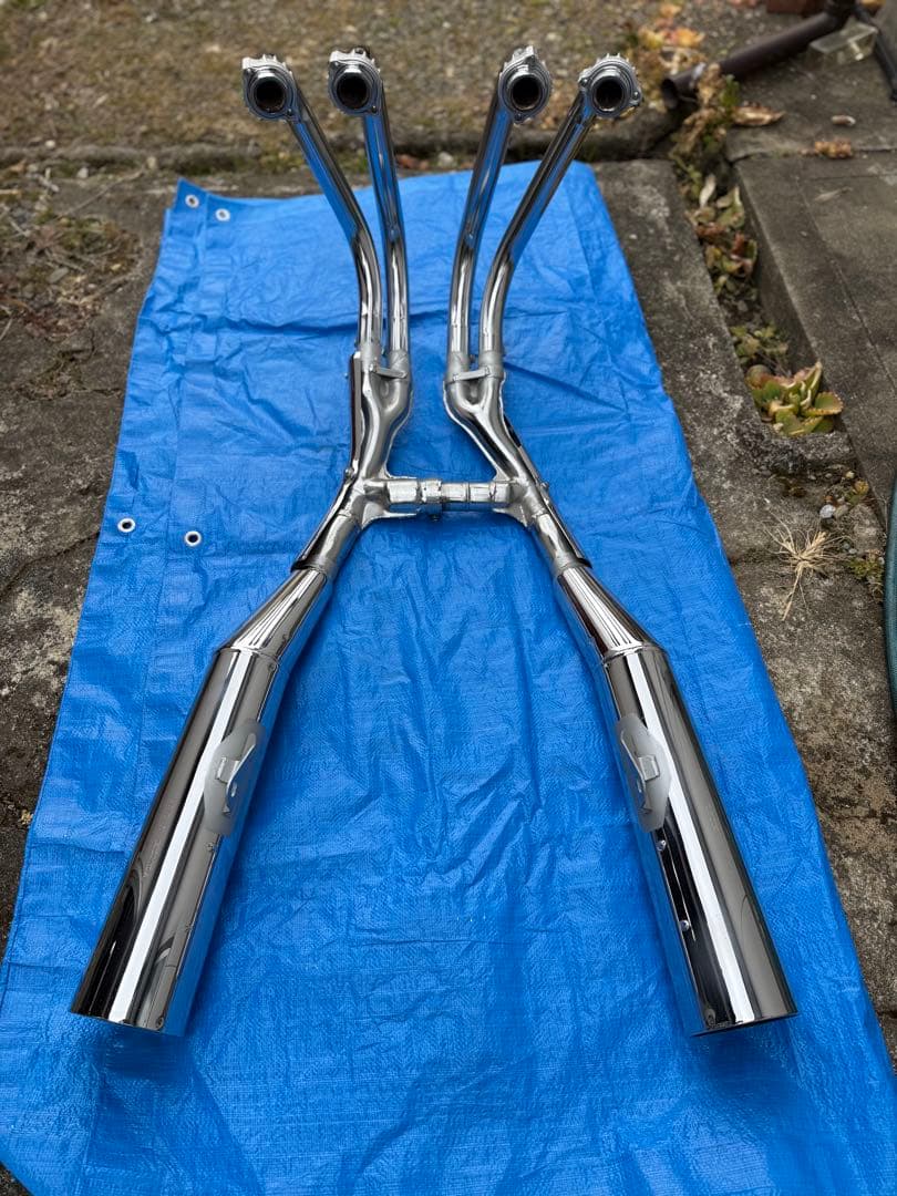 RC42 右側純正マフラー　平成２０年式より取外し品