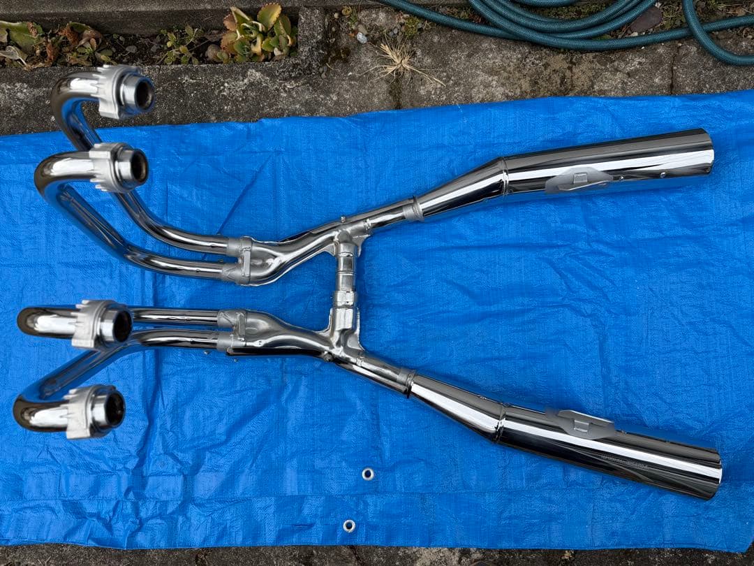 RC42 右側純正マフラー　平成２０年式より取外し品