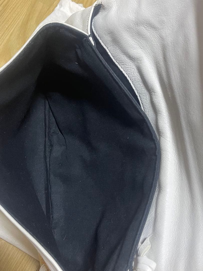 BALENCIAGAジャイアントエンべロープ　スタッズ　クラッチバッグ