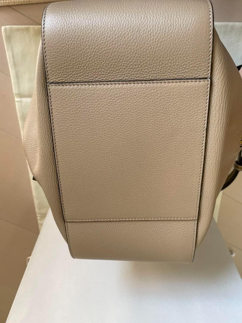 L★OEWE ベージュ レザー トートバッグ