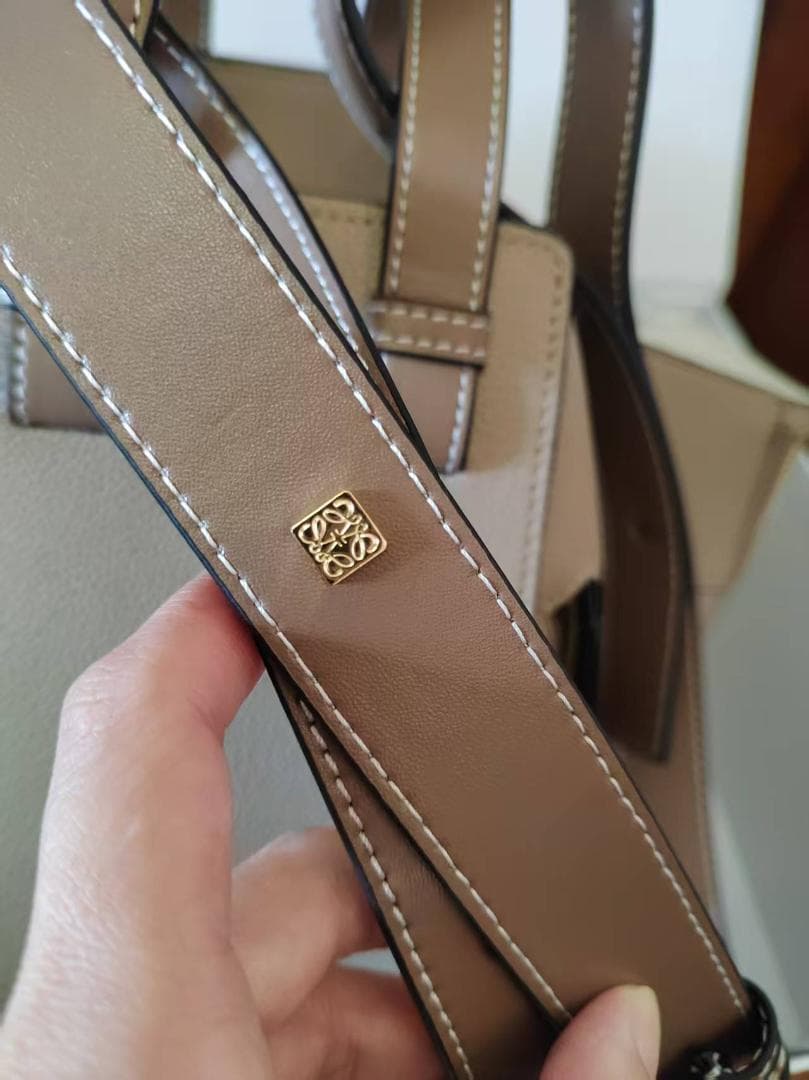 L★OEWE ベージュ レザー トートバッグ