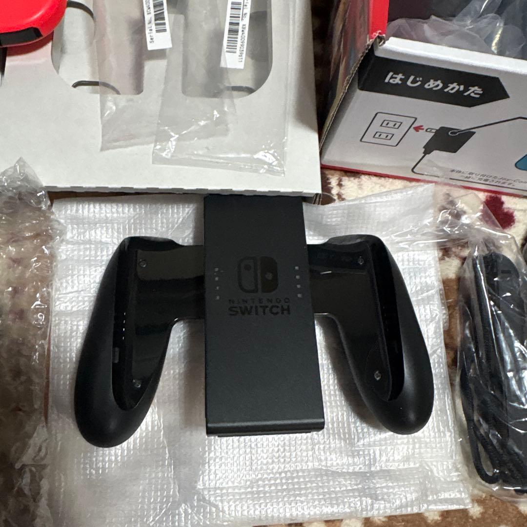 Nintendo Switch 本体 赤/青　グリップコントローラ付