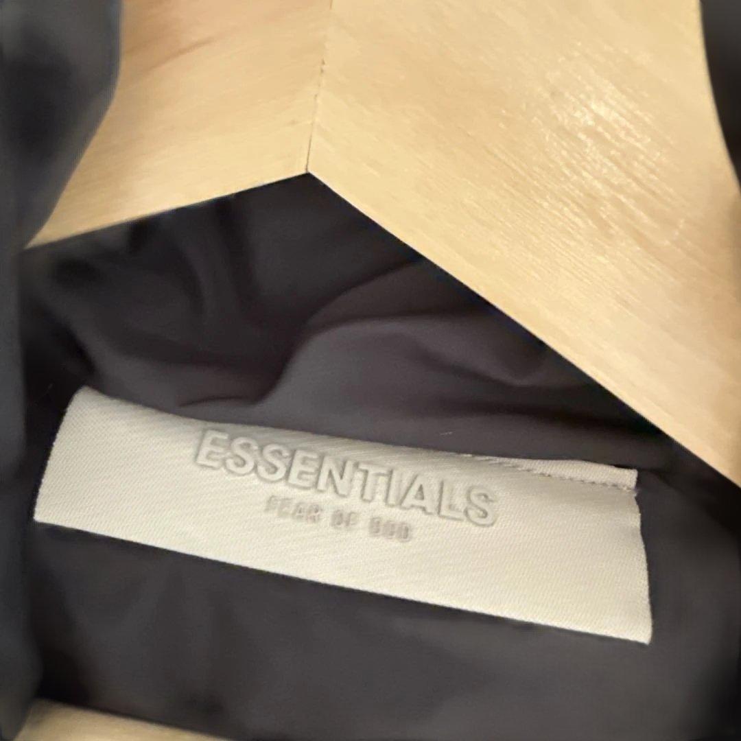 ESSENTIALS STORM JACKET Sサイズ