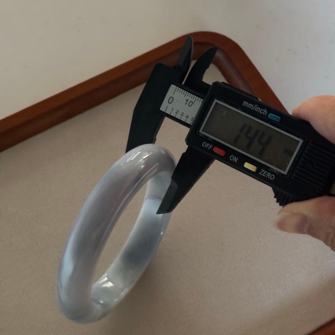 Alicia-shiva　ミャンマー産天然本翡翠A貨糯氷種紫色 バングル