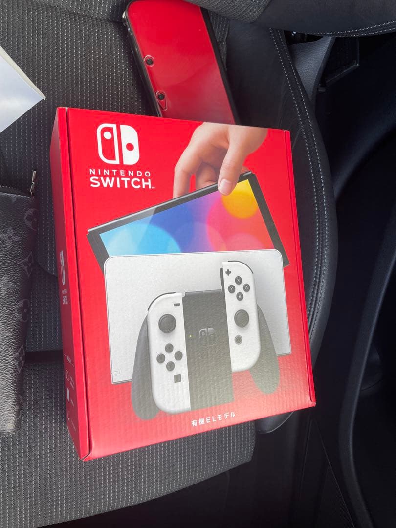 NINTENDO SWITCH 有機ELモデル　キャリーケース付