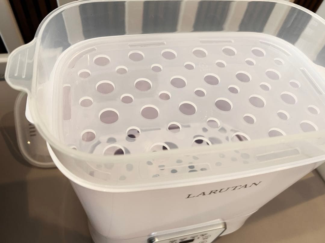 LARUTAN 除菌乾燥機 ホワイト 温度調節機能付き