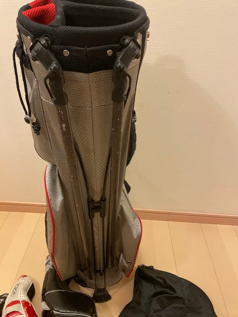 最終値下げOGIO OZONE XX スタンドキャディバッグ　ヘッドカバー4つ付