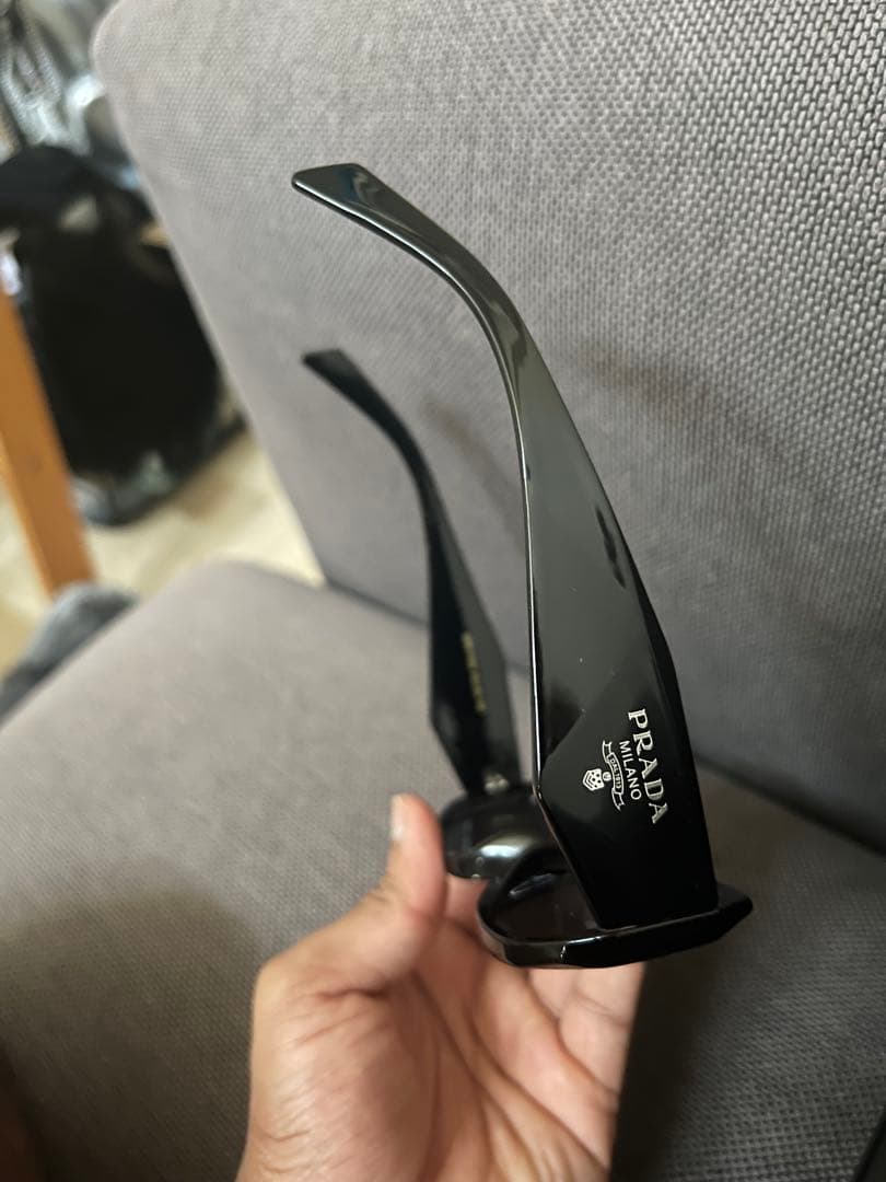 PRADA ブラック サングラス 多角形フレーム