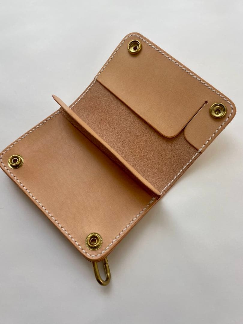 お札を折らずに収納｜ショートトラッカーウォレット（姫路レザー・手縫い）