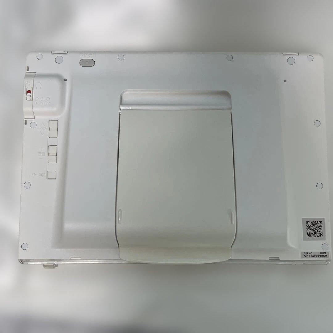 Panasonic UN-10E9-W ホワイト ポータブルテレビ