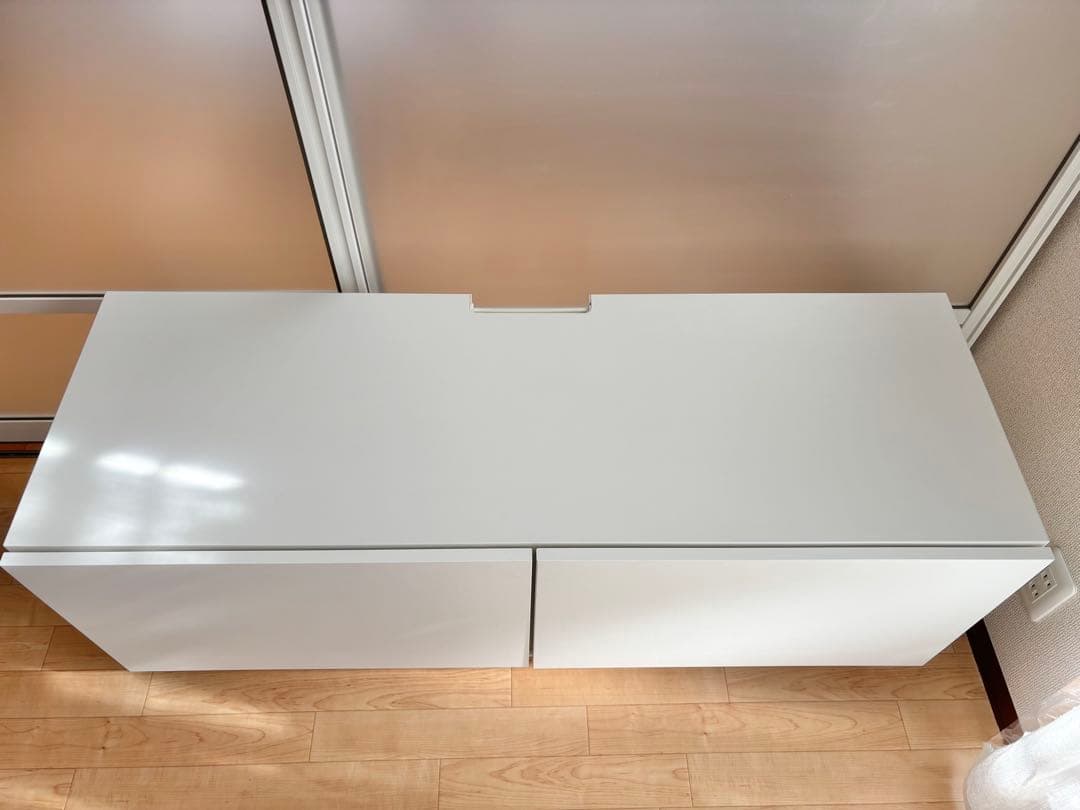 【最終値下げ】IKEAベストーテレビ台　脚付/ホワイト