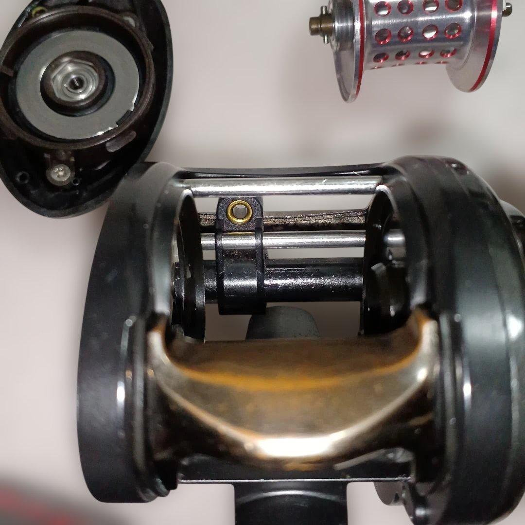 Abu REVO Elite 7 右ハンドル