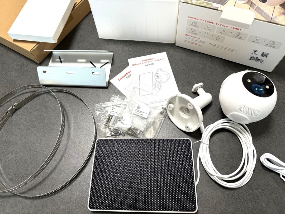 SwitchBot ソーラー屋外用防犯カメラセット 取付金具付き
