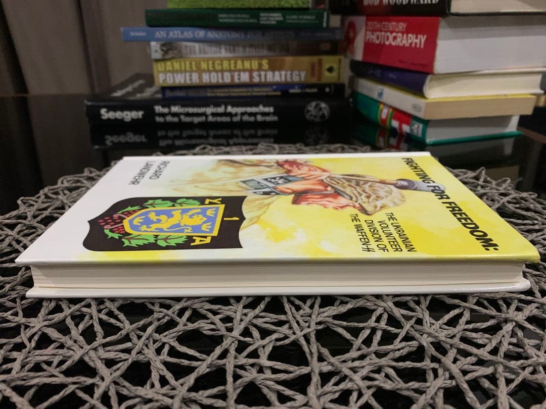 洋書 Fighting for Freedom