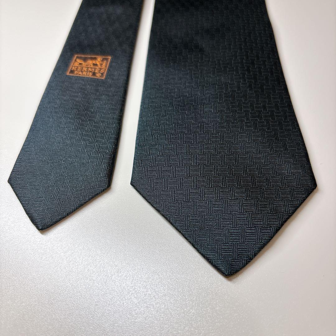 希少 HERMES ドラゴン ネクタイ 黒 H柄 ソリッド 龍 縁起物