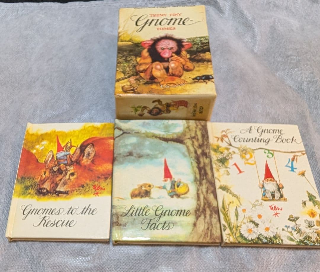 ヴィンテージ絵本Teeny Tiny Gnome Tomes