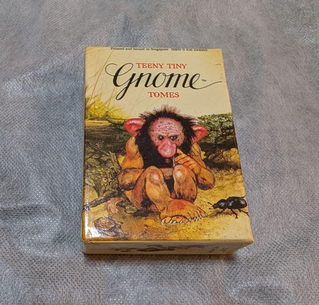 ヴィンテージ絵本Teeny Tiny Gnome Tomes