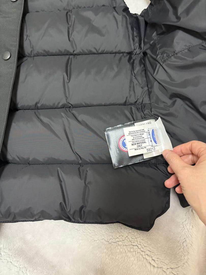 極美品カナダグース ダウンベスト