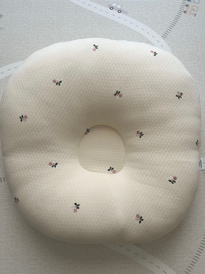 ロトトクッション　ツートンチェリー　収納袋付き