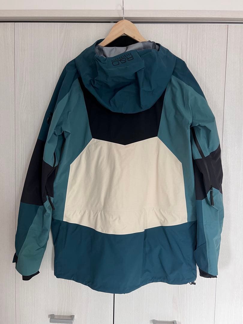 スキー Peak Performance Vertical Gore-Tex Pro