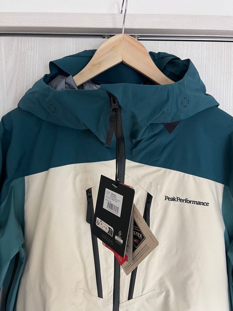 スキー Peak Performance Vertical Gore-Tex Pro