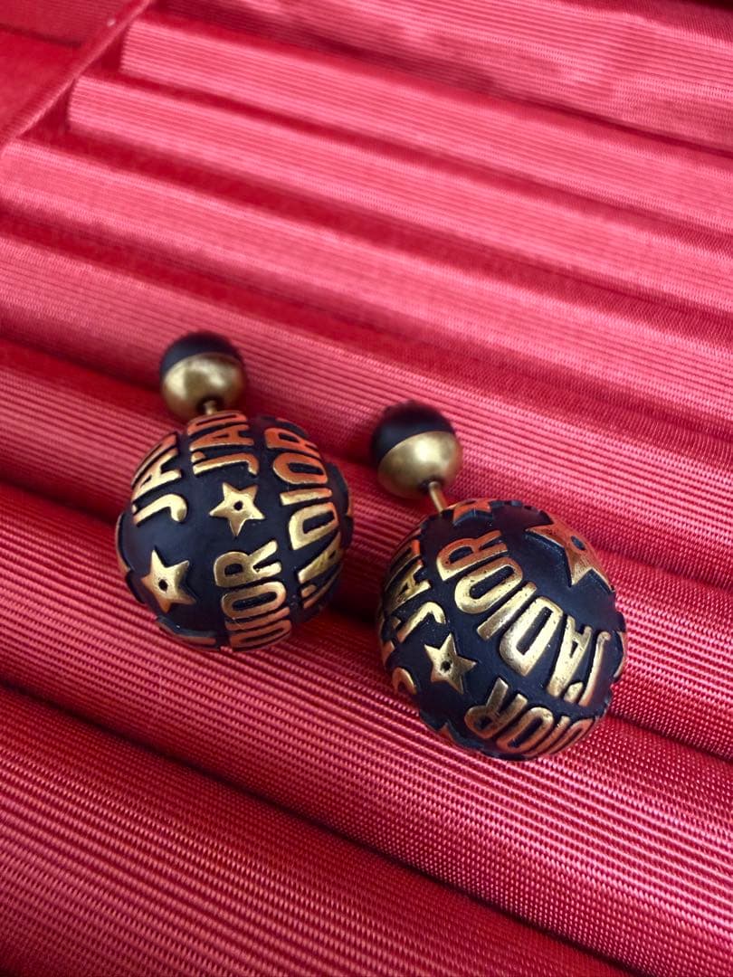 ディオール　ドライバルピアス