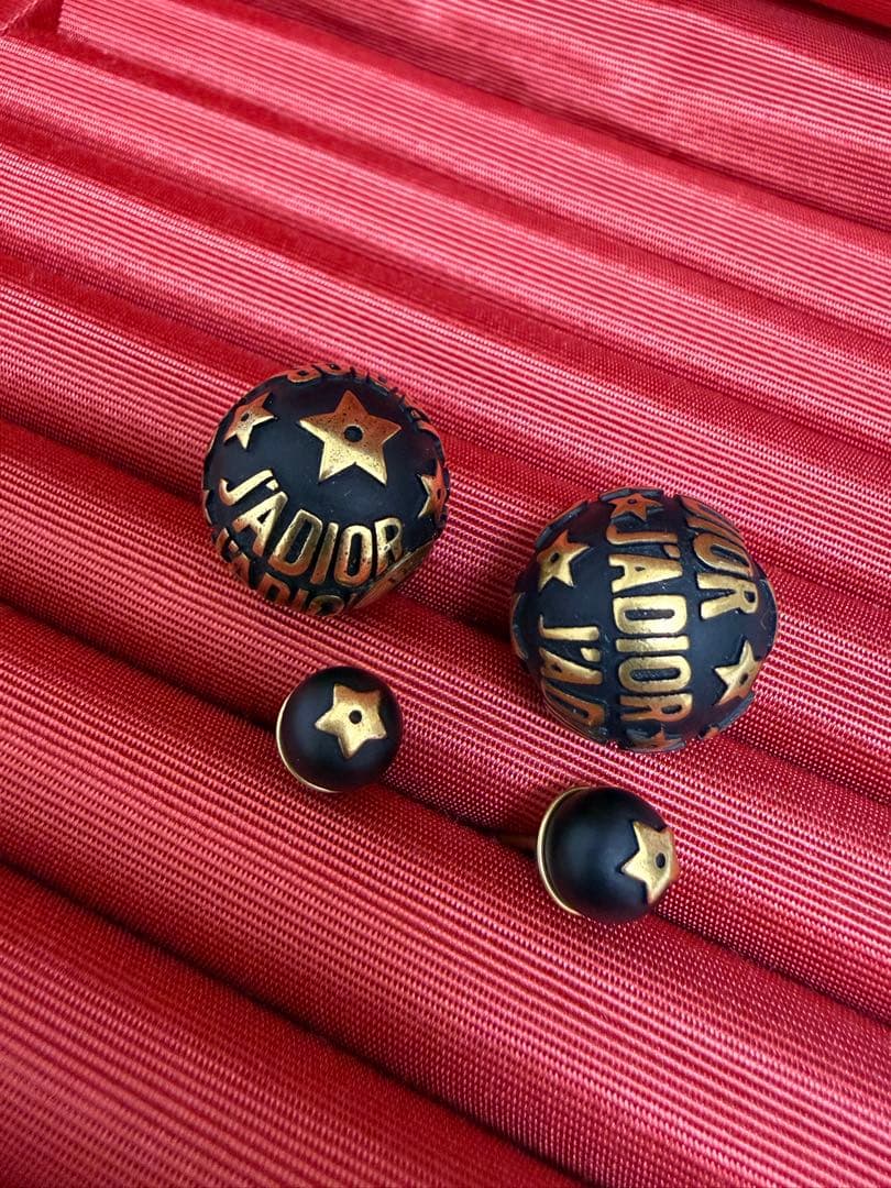 ディオール　ドライバルピアス