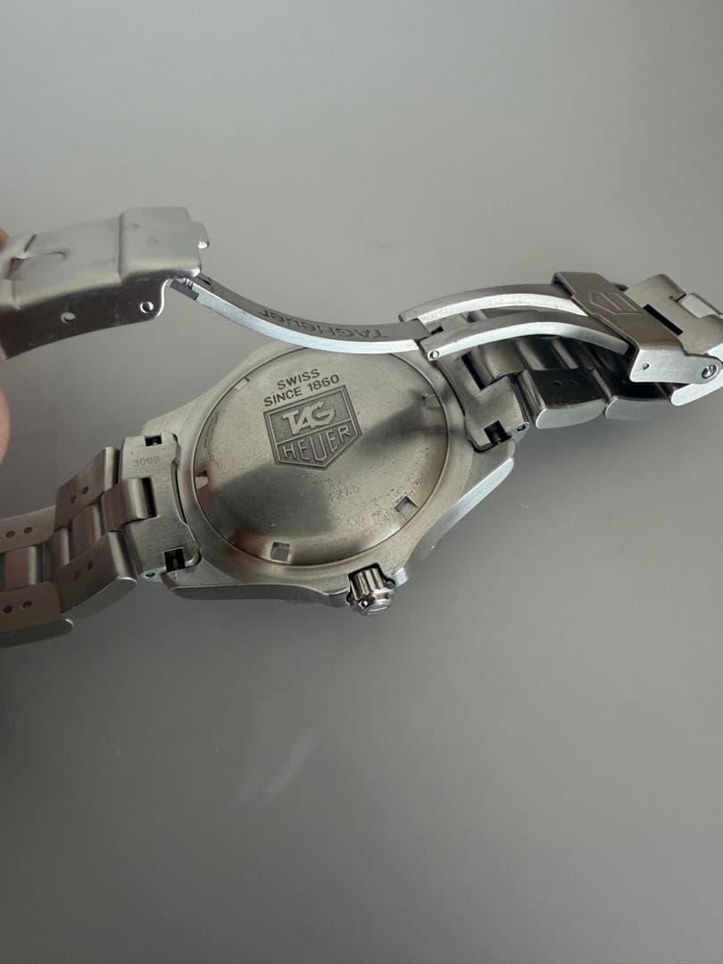 美品　タグホイヤー プロフェッショナル 2000 WN1112 クオーツメンズ