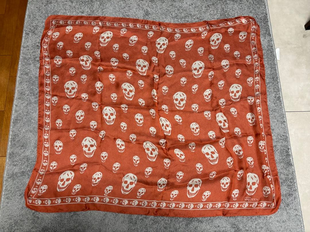 ヴィンセントアレキサンダーマックイーンシルク総柄大判ストール