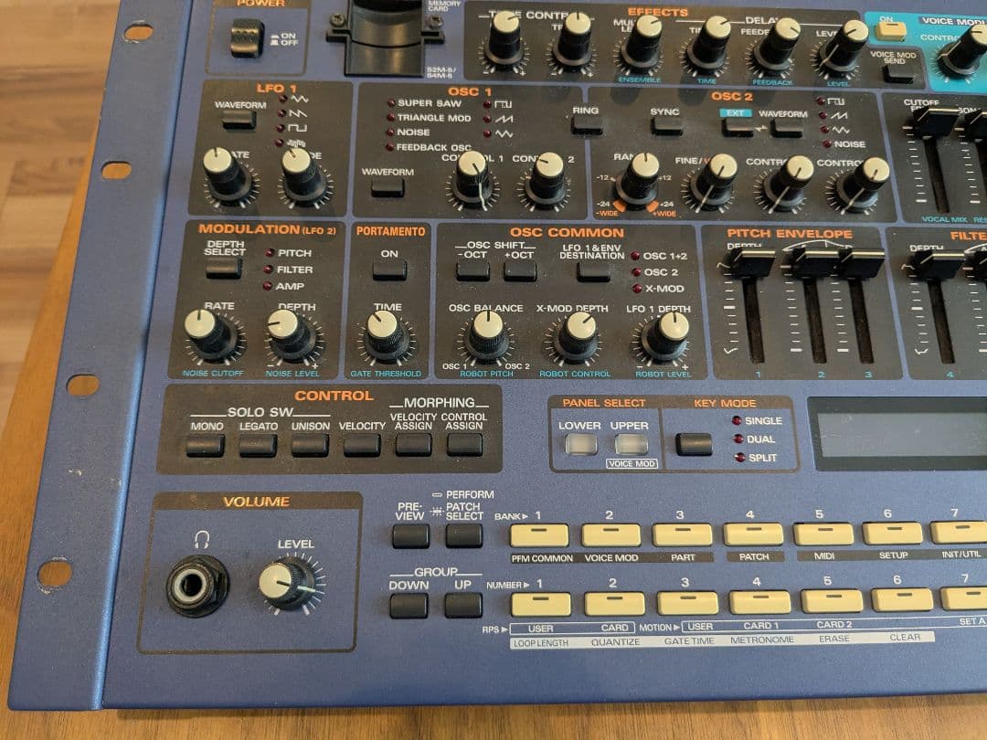 Roland JP-8080 シンセサイザー