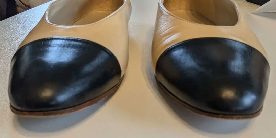 CHANEL　バイカラー　フラット　ポインテッドトゥ