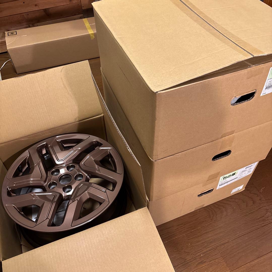 新型SLフォレスター純正ブラウン 18インチ ホイール 5本スポーク3本目