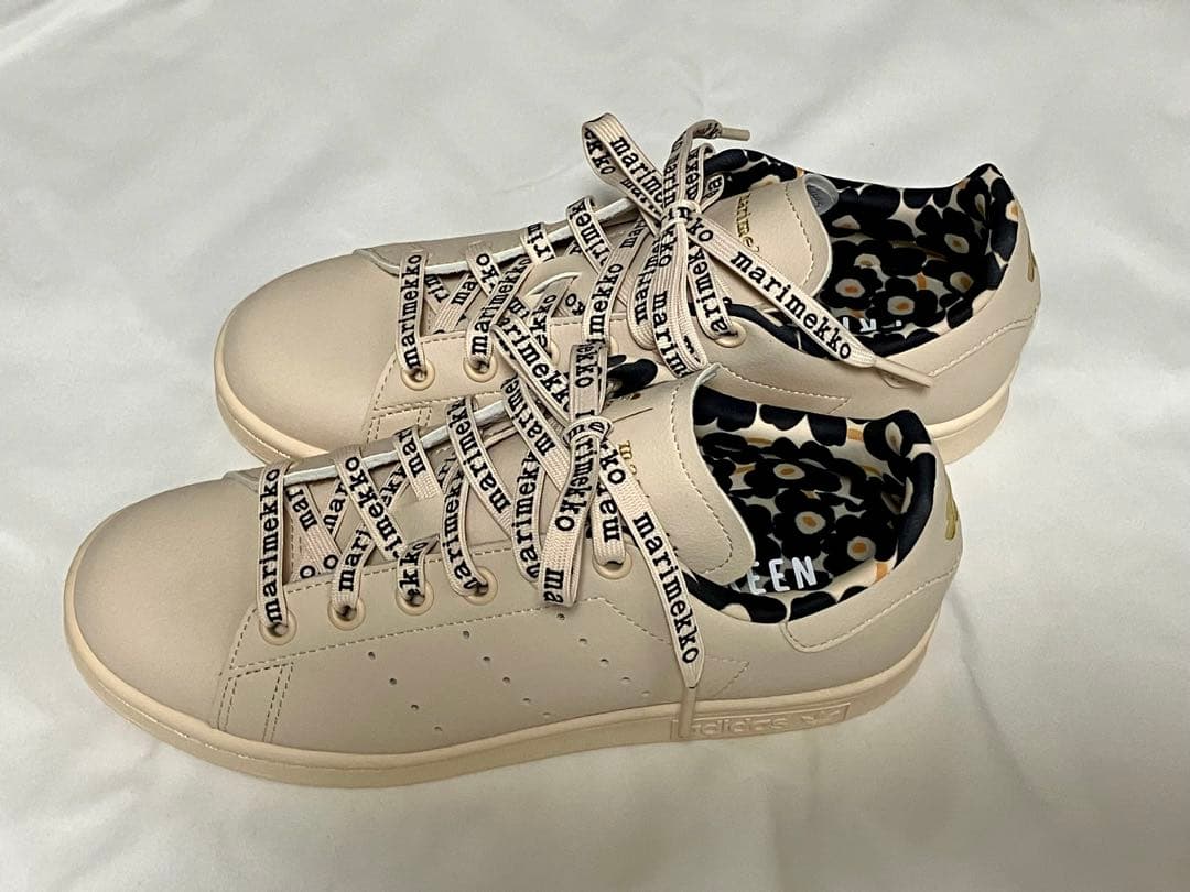 再々お値下げ！新品　マリメッコ　スタンスミス GX8847　adidas