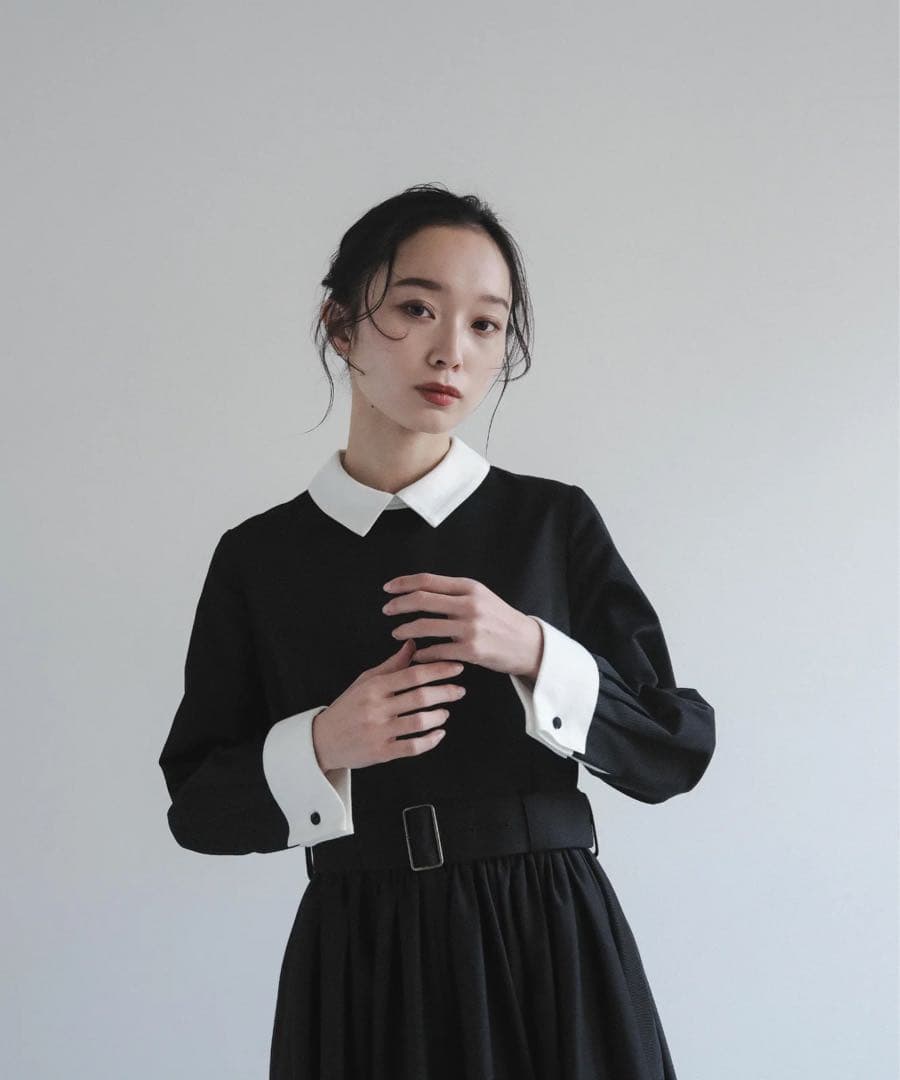 foufou ダブルカフスバイカラーワンピース