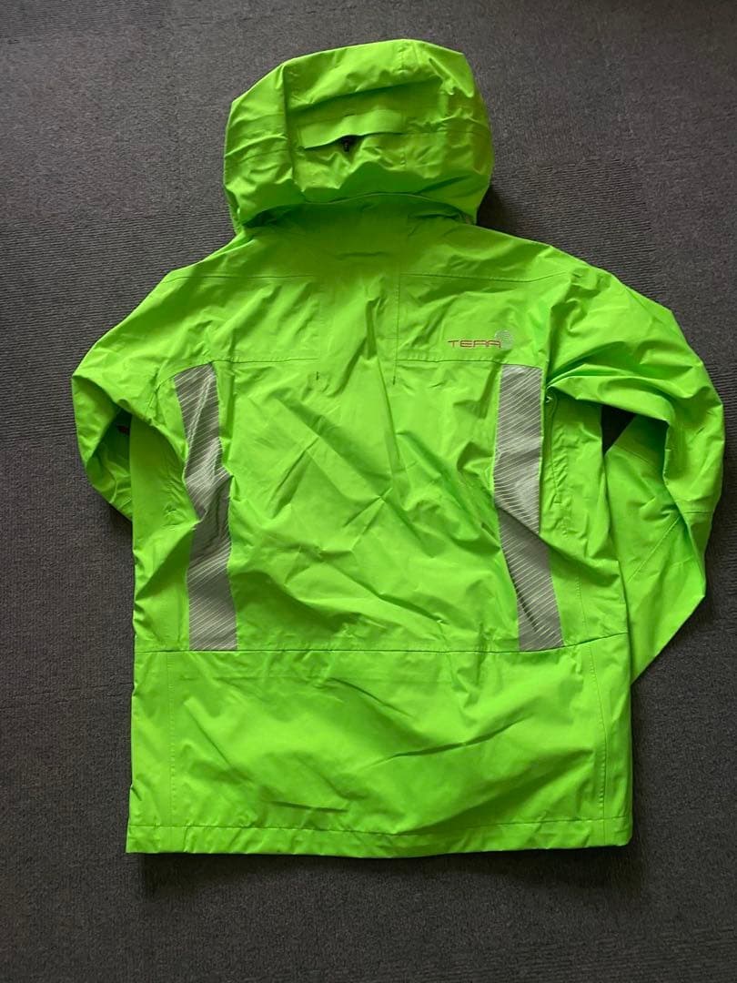 ONJ99140 オンヨネ　シェルジャケット　スキーウェア 蛍光グリーン