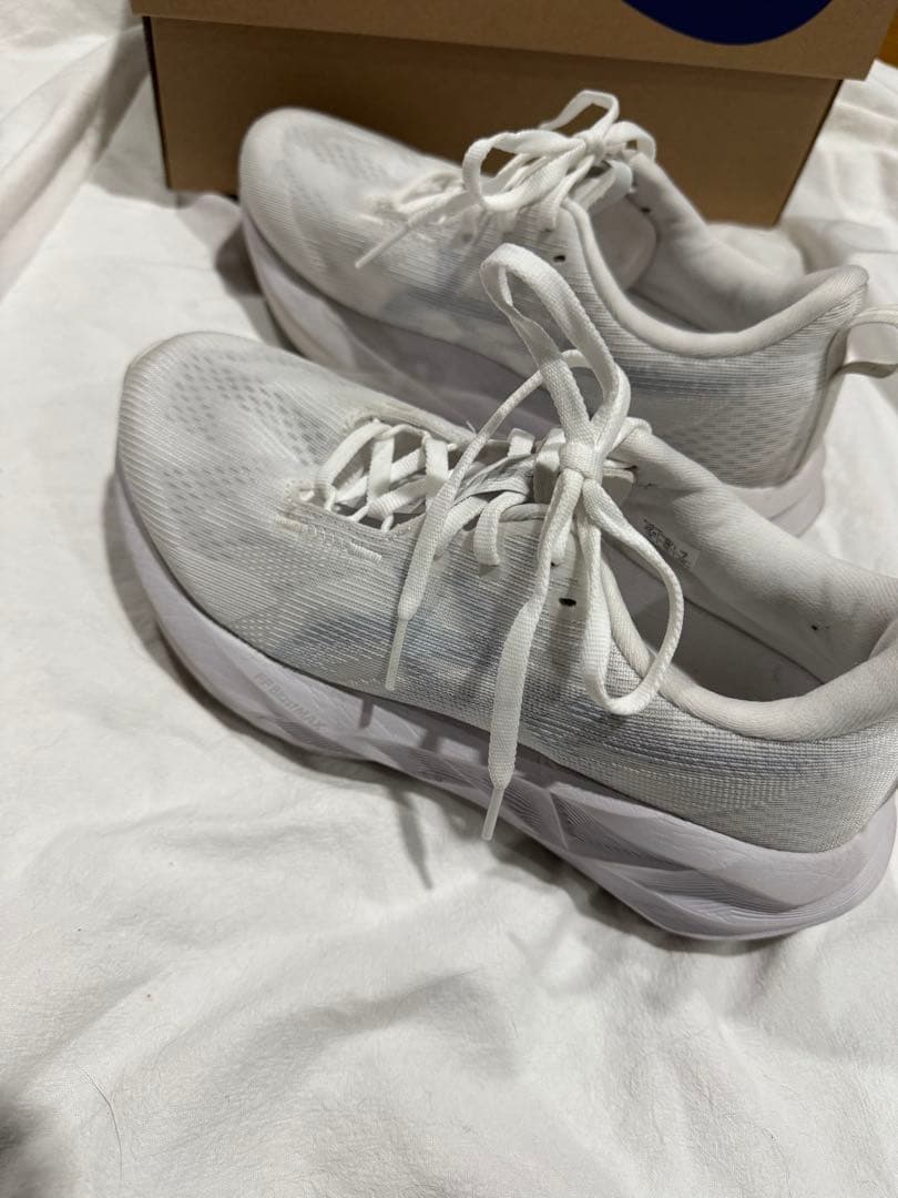 アシックス (ASICS) NOVABLAST 5 (ノヴァブラスト 5)