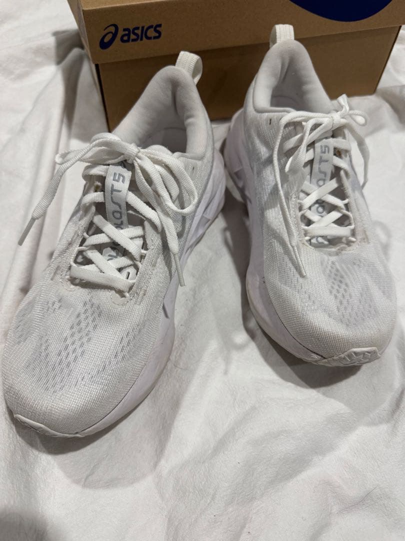 アシックス (ASICS) NOVABLAST 5 (ノヴァブラスト 5)