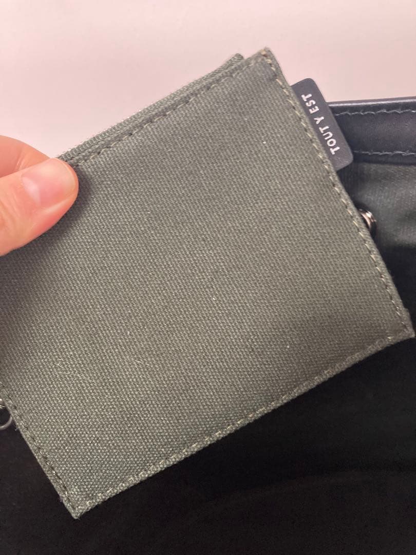 Tout Y Est オリーブグリーン 巾着型ショルダーバッグ