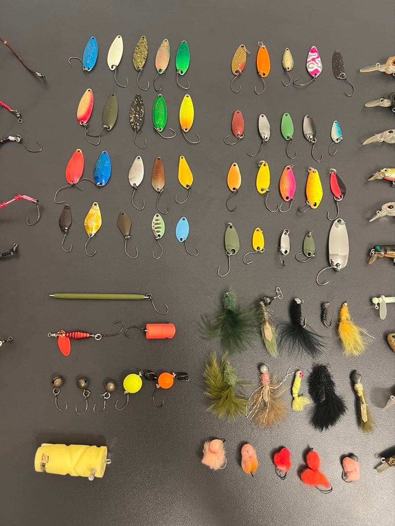 管釣り引退セット トラウト　ルアーセット【タックルボックス　ランディングネット】