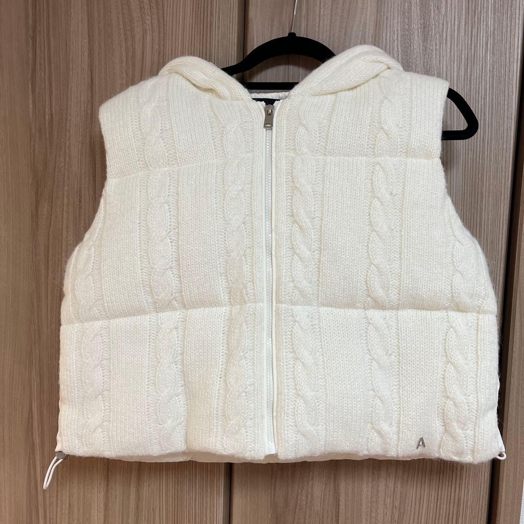 新品未使用　TWINSET ACTITUDE ケーブルニット パデッドベスト