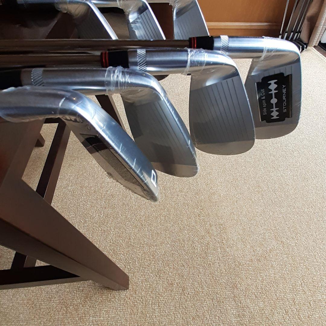 新品未使用マグレガーのキャビティアイアンセットの出品です。