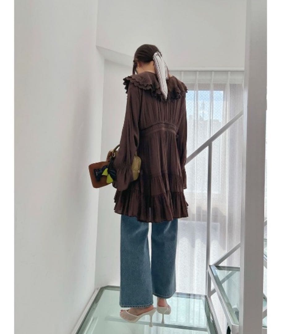 【未使用】コットンライクラッフルカラーチュニック/SNIDEL