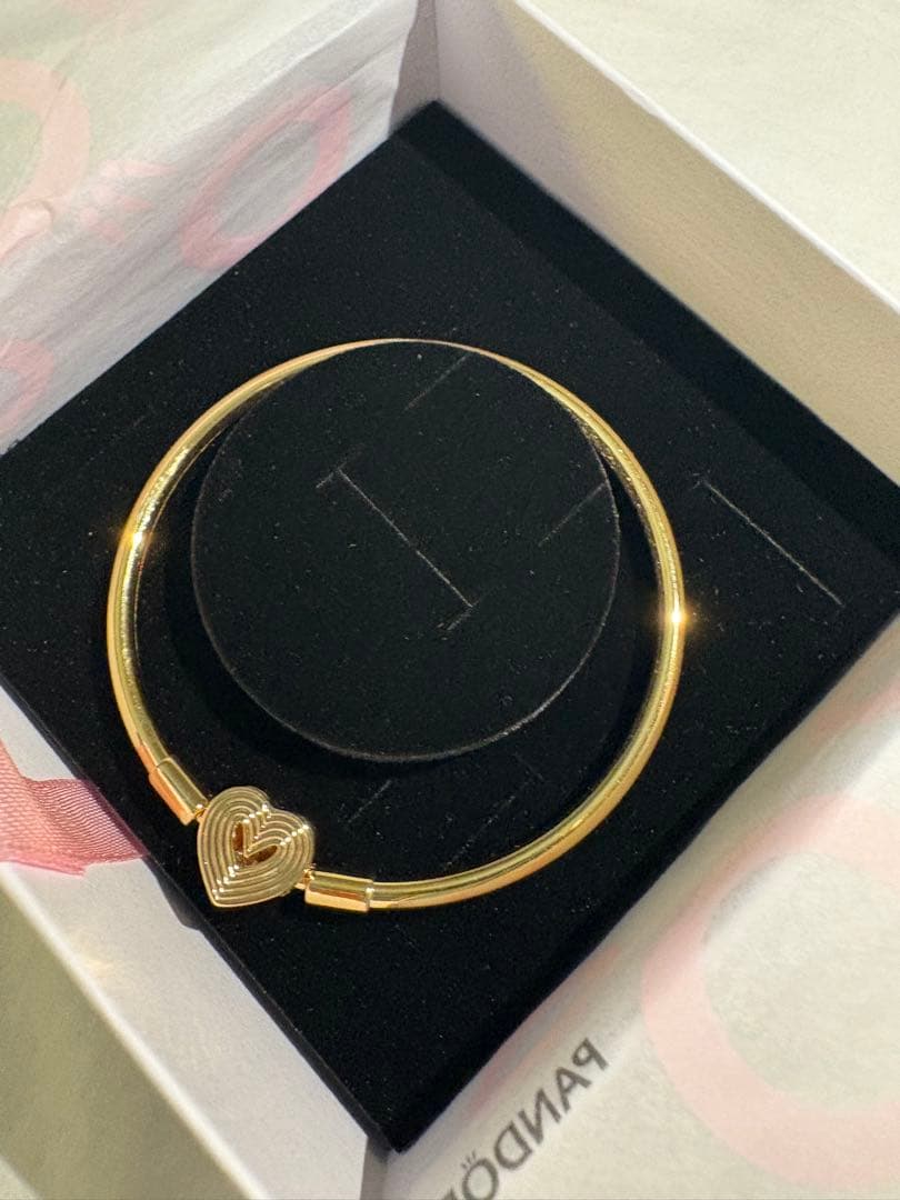 PANDORA バングル ブレスレット ノベルティ　海外限定　ゴールド