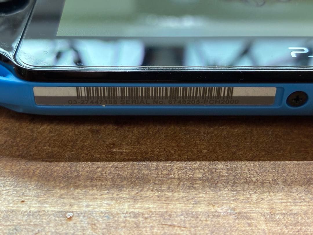 PSVITA PCH-2000 ブルー/ブラック　本体