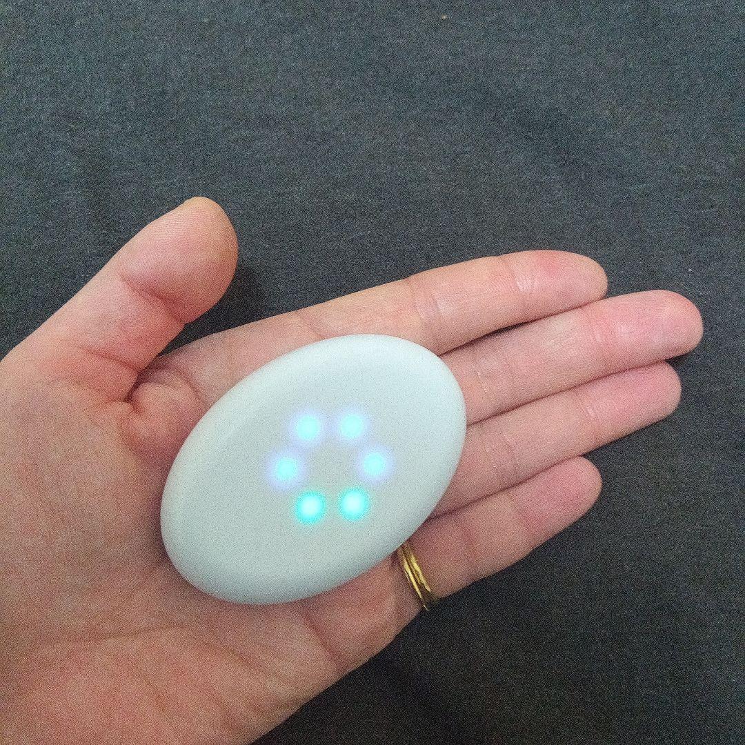 【心身状態を可視化】カームストーン（マインドフルネス・ガジェット）　中古