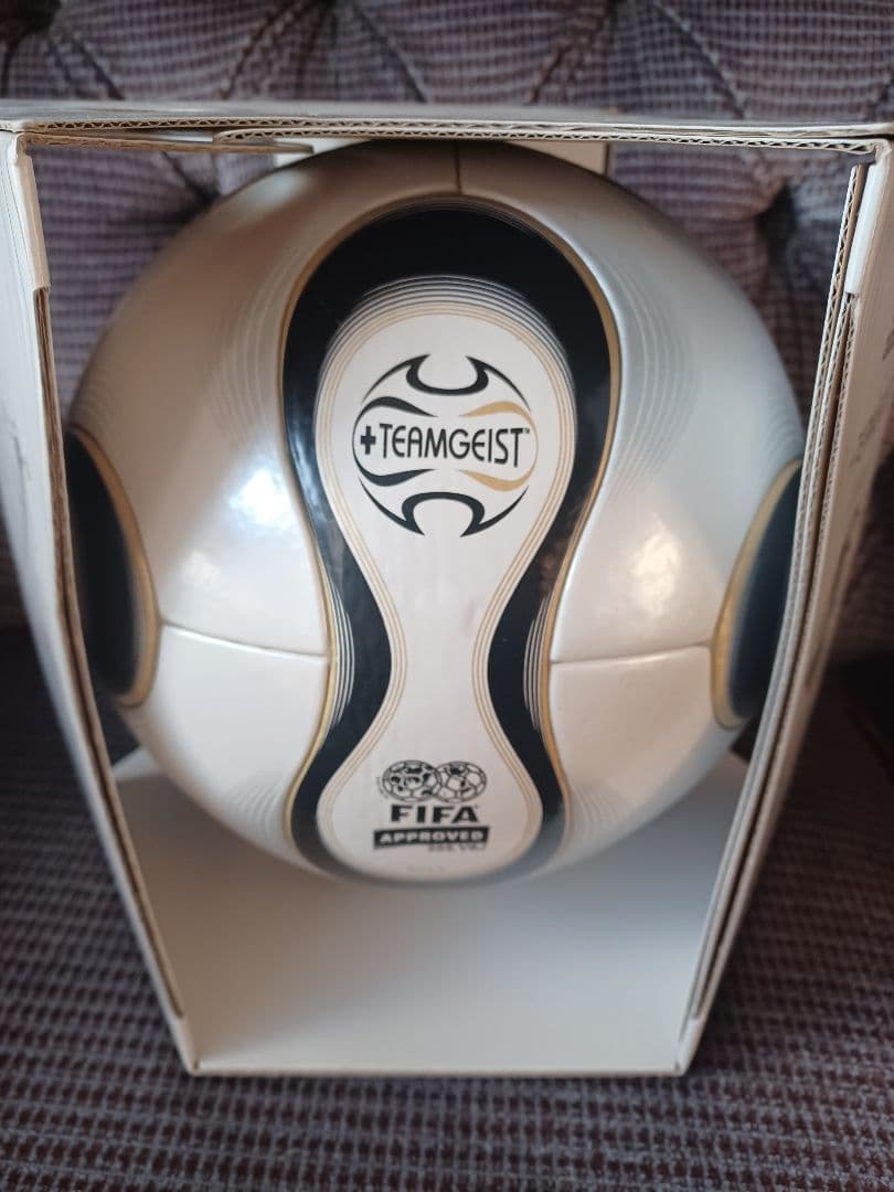 チームガイストサッカーボール5号