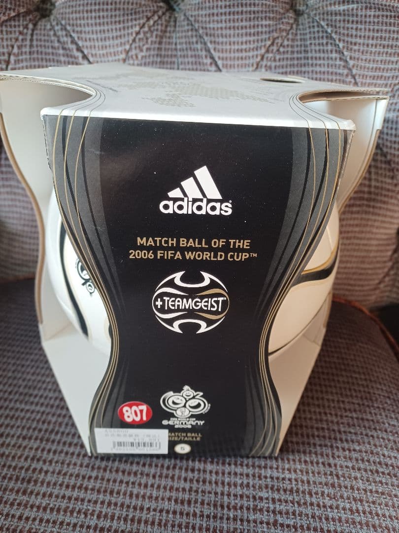 チームガイストサッカーボール5号