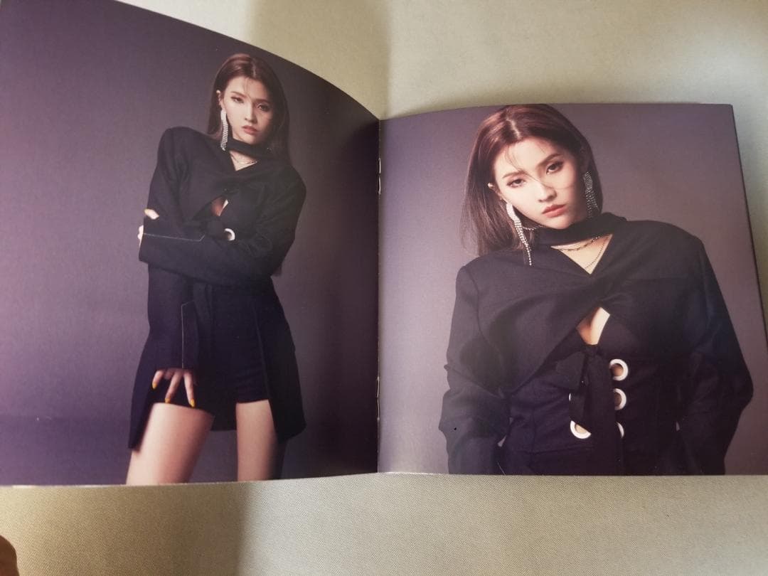 （Ｇ)Ｉ－ＤＬＥ / LATATA(初回限定盤B/フォトブック付)