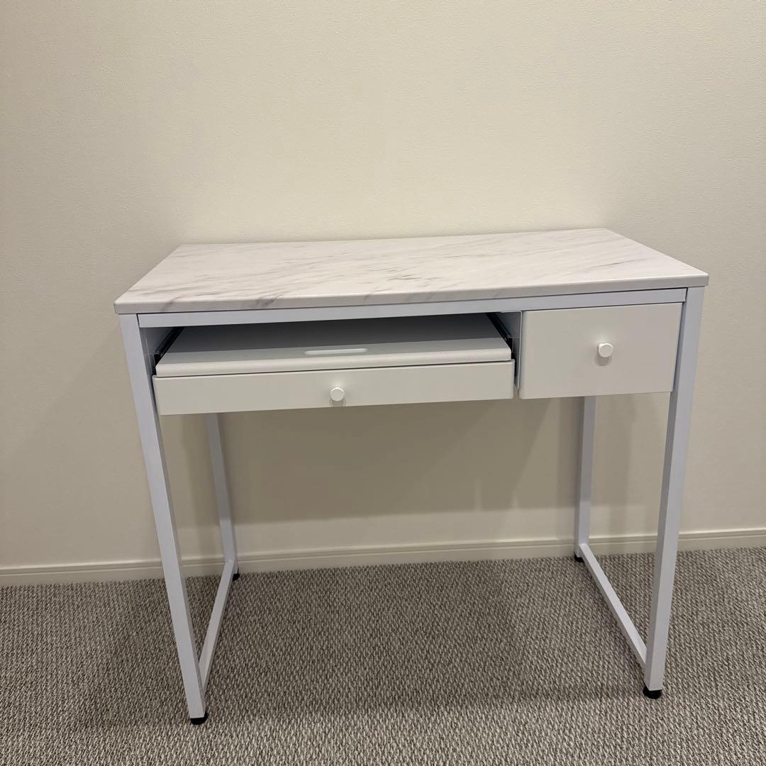 [最終値下げ]コンパクト マーブル/ホワイト 引き出し付き デスク LOWYA