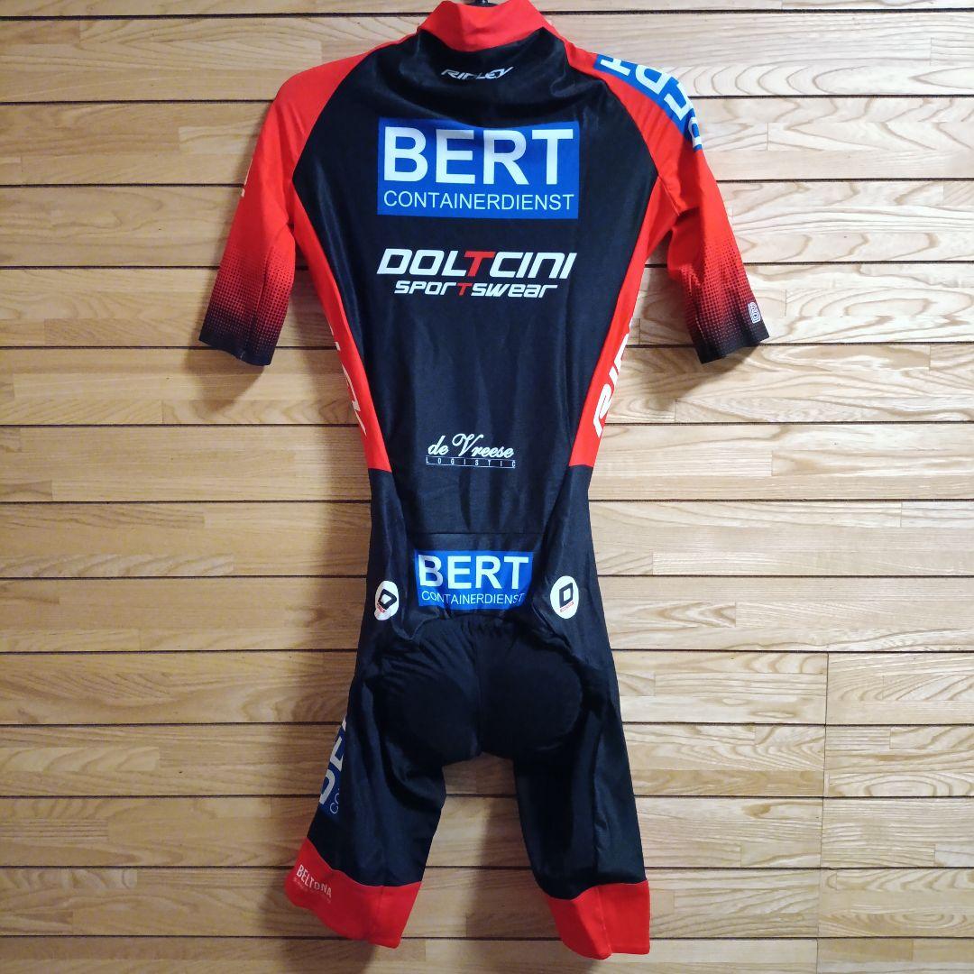 支給品　BERT Containers Doltcini　半袖スキンスーツ